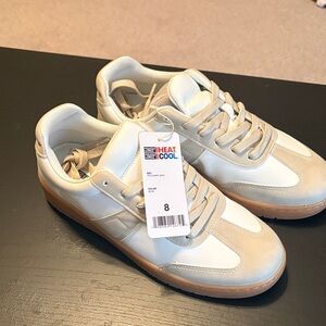 32 Degrees Women's Athletic Sneakers in Beige and White - Brand new!